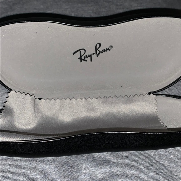 Hard Ray Ban Case - Picture 2 of 3